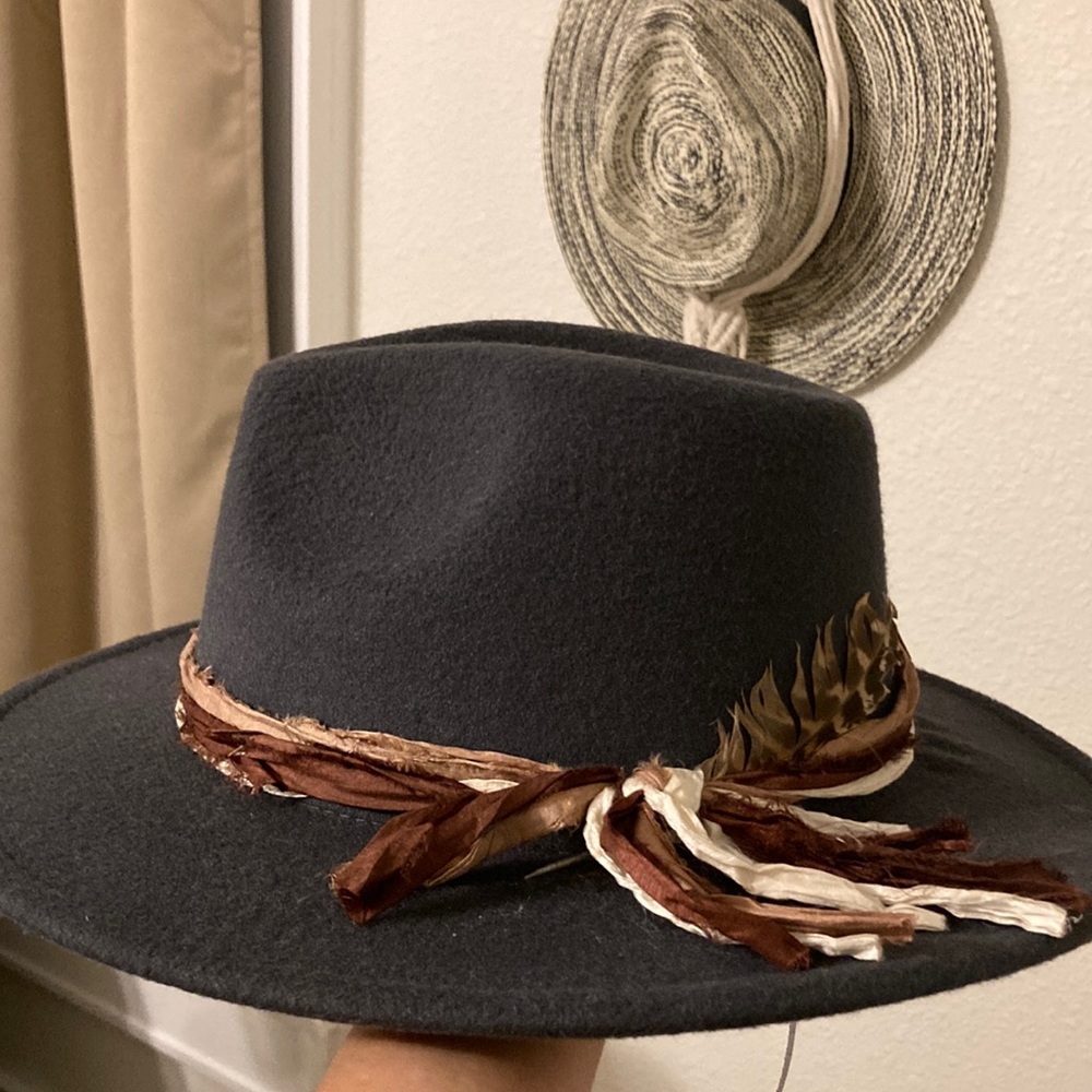 Ladies boutique hat